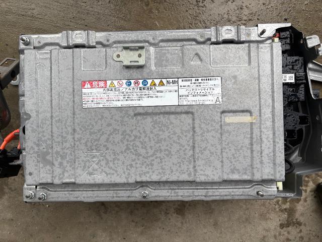 トヨタ　アクア　電装系修理　ハイブリッドバッテリーチェックランプ、ハイブリッドバッテリー交換
沖縄市　北中城村　うるま市　宜野湾市　浦添市　西原町　北谷町