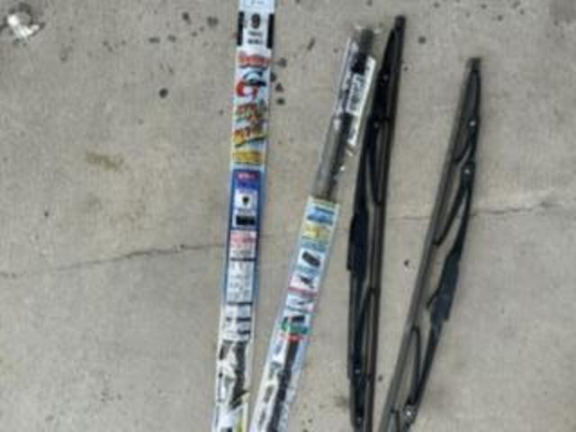 ダイハツ　ミラココア　ワイパーゴム交換 沖縄市　北中城村　うるま市　宜野湾市　浦添市　西原町　北谷町