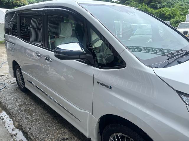 トヨタ　ヴォクシー　ガラスコーティング
沖縄市　北中城村　うるま市　宜野湾市　浦添市　西原町　北谷町