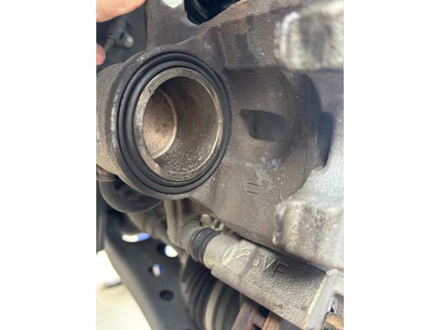 トヨタ　ヴォクシー　車検
沖縄市　北中城村　うるま市　宜野湾市　浦添市　西原町　北谷町