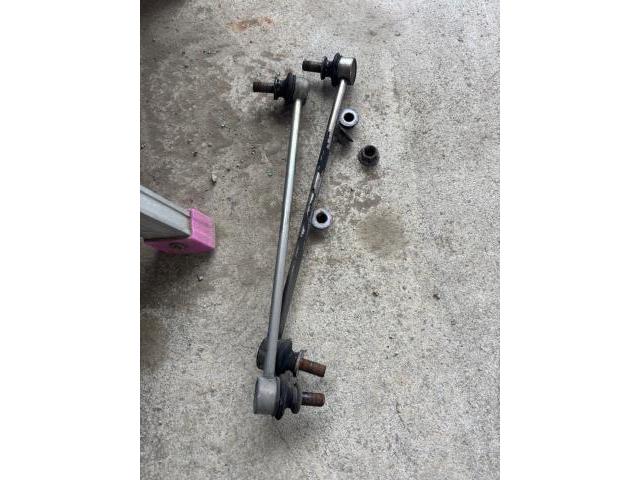 トヨタ プリウス 車検
沖縄市 北中城村 うるま市 宜野湾市 浦添市 西原町 北谷町