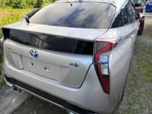 トヨタ　プリウス　外装クリーニング 沖縄市　北中城村　うるま市　宜野湾市　浦添市　西原町　北谷町