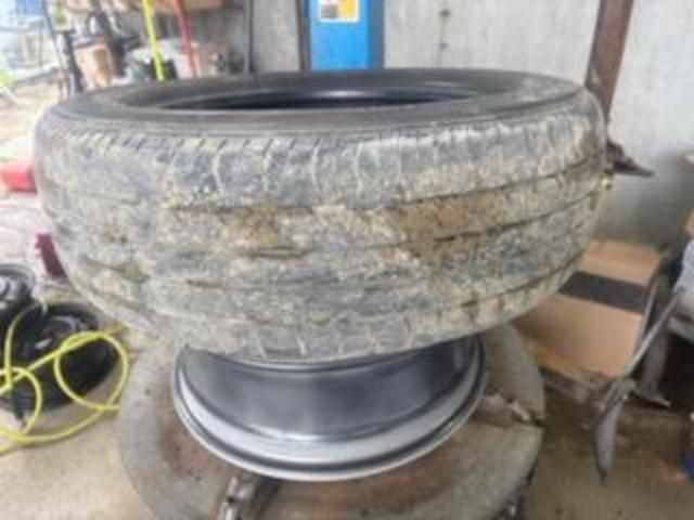 トヨタ　ヴォクシー　車検　タイヤ交換
沖縄市　北中城村　うるま市　宜野湾市　浦添市　西原町　北谷町