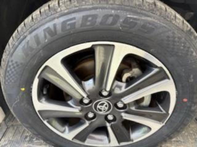 トヨタ　ヴォクシー　車検　タイヤ交換
沖縄市　北中城村　うるま市　宜野湾市　浦添市　西原町　北谷町