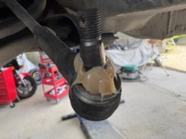 スズキ　ワゴンＲ　車検　タイロッドエンドブーツ交換
沖縄市　北中城村　うるま市　宜野湾市　浦添市　西原町　北谷町