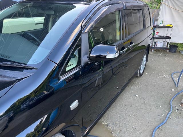 トヨタ　アイシス　外装研磨
沖縄市　北中城村　うるま市　宜野湾市　浦添市　西原町　北谷町