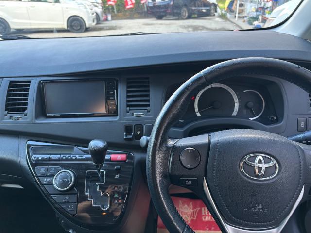 トヨタ　アイシス　クリーニング・清掃
沖縄市　北中城村　うるま市　宜野湾市　浦添市　西原町　北谷町