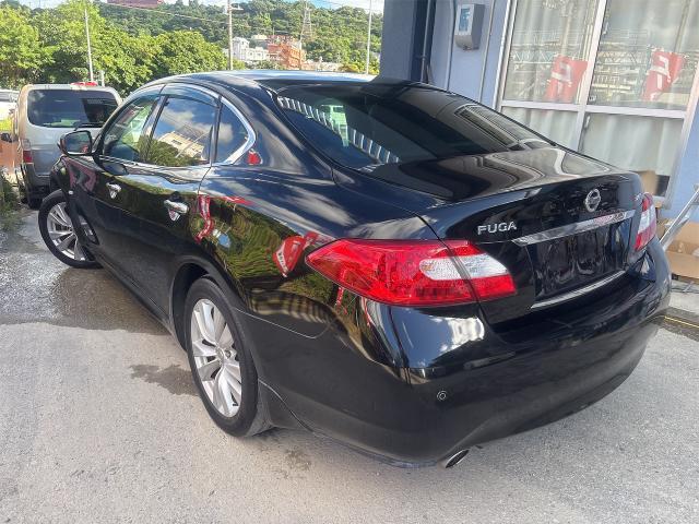 日産　フーガ　クリーニング・清掃
沖縄市　北中城村　うるま市　宜野湾市　浦添市　西原町　北谷町