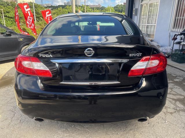 日産　フーガ　クリーニング・清掃
沖縄市　北中城村　うるま市　宜野湾市　浦添市　西原町　北谷町