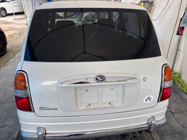 ダイハツ　ミラジーノ　外装研磨
沖縄市　北中城村　うるま市　宜野湾市　浦添市　西原町　北谷町