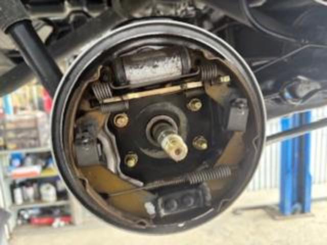 ダイハツ　ミラジーノ　車検　リヤブレーキライニング交換
沖縄市　北中城村　うるま市　宜野湾市　浦添市　西原町　北谷町