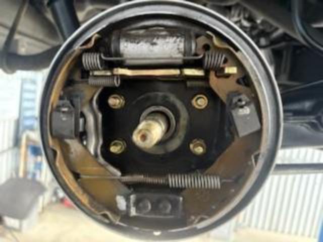 ダイハツ　ミラジーノ　車検　リヤブレーキライニング交換
沖縄市　北中城村　うるま市　宜野湾市　浦添市　西原町　北谷町