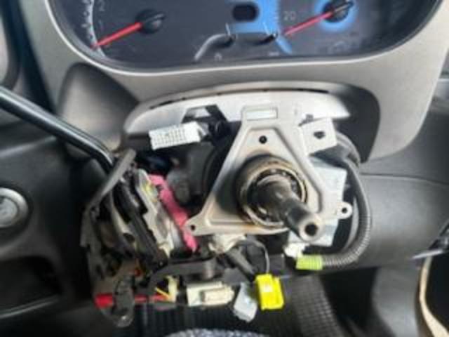 日産　キューブ　車検　スパイラルケーブル交換
沖縄市　北中城村　うるま市　宜野湾市　浦添市　西原町　北谷町