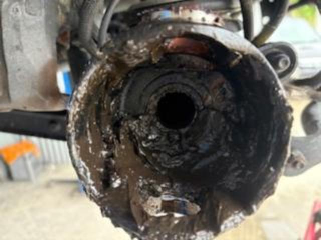 スズキ　ジムニー　サスペンション・足回り修理・整備　キングピンオーバーホール
沖縄市　北中城村　うるま市　宜野湾市　浦添市　西原町　北谷町