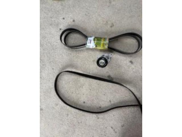 三菱　デリカＤ：５　エンジン関連修理・整備 エンジンマウント交換、ファンベルト交換、テンショナープーリー交換
沖縄市　北中城村　うるま市　宜野湾市　浦添市　西原町　北谷町