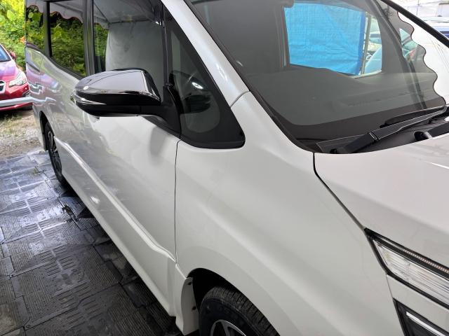 トヨタ　ヴォクシー　ガラスコーティング
沖縄市　北中城村　うるま市　宜野湾市　浦添市　西原町　北谷町