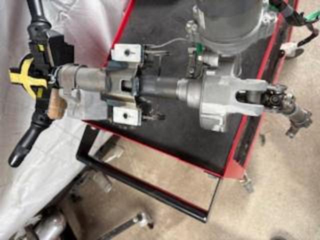 トヨタ　ヴェルファイア　その他修理・整備　ハンドルコラム、ステアリングシャフト交換
沖縄市　北中城村　うるま市　宜野湾市　浦添市　西原町　北谷