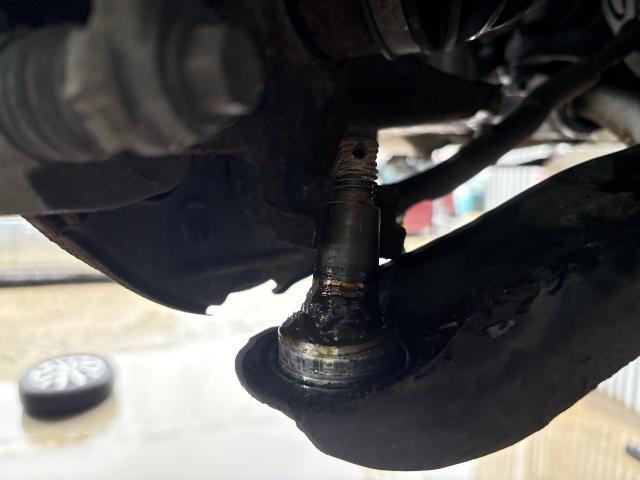 ホンダ　フリードハイブリッド　車検　ブレーキフルード、タイロッドエンドブーツ、ロアボールブーツ交換
沖縄市　北中城村　うるま市　宜野湾市　浦添市　西原町　北谷町