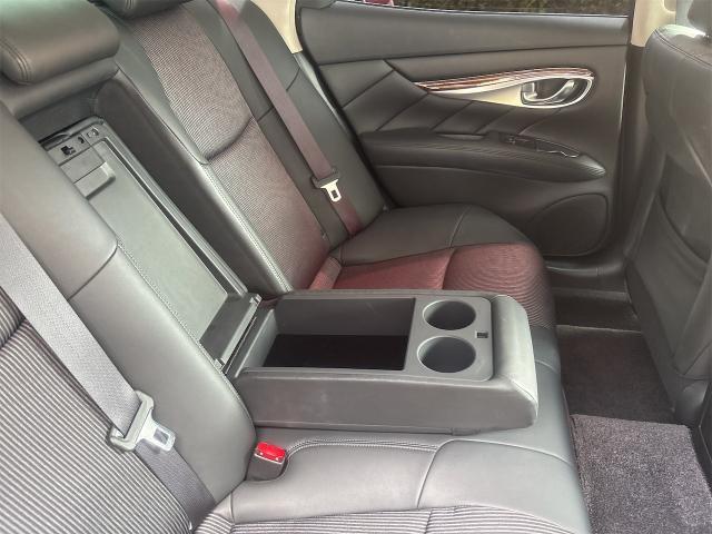 日産　フーガ　クリーニング・清掃
沖縄市　北中城村　うるま市　宜野湾市　浦添市　西原町　北谷町
