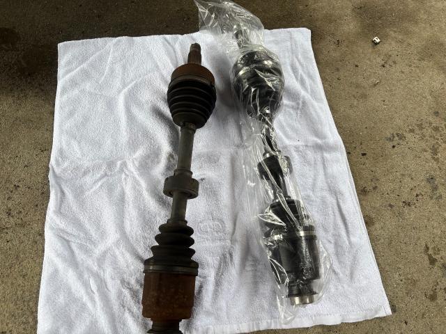 ホンダ　オデッセイ　ミッション・駆動系修理・整備　ドライブシャフト、ラックピニオン交換
沖縄市　北中城村　うるま市　宜野湾市　浦添市　西原町　北谷町