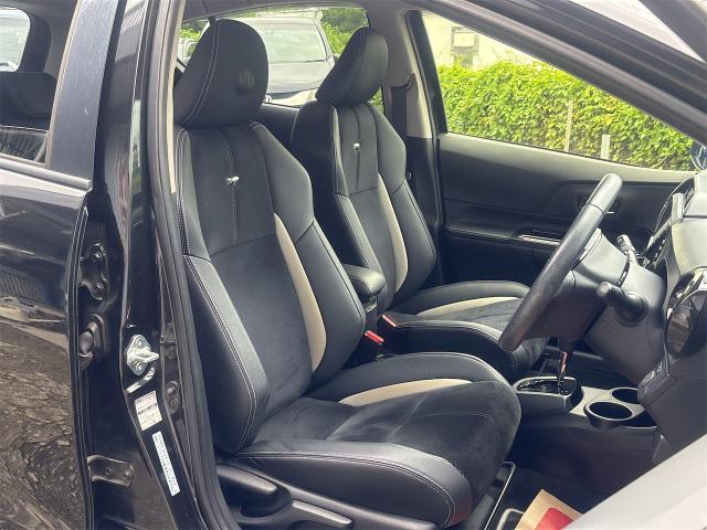 トヨタ　アクア　クリーニング・清掃
沖縄市　北中城村　うるま市　宜野湾市　浦添市　西原町　北谷町