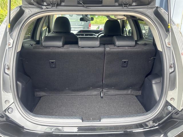 トヨタ　アクア　クリーニング・清掃
沖縄市　北中城村　うるま市　宜野湾市　浦添市　西原町　北谷町