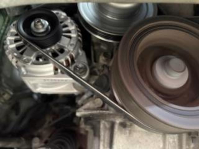 ダイハツ　ミラ　電装系修理　オルタネーター、ファンベルト交換
沖縄市　北中城村　うるま市　宜野湾市　浦添市　西原町　北谷町