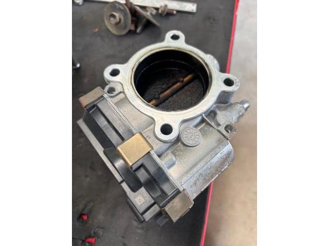 スバル　フォレスター　吸排気系修理・整備
沖縄市　北中城村　うるま市　宜野湾市　浦添市　西原町　北谷町