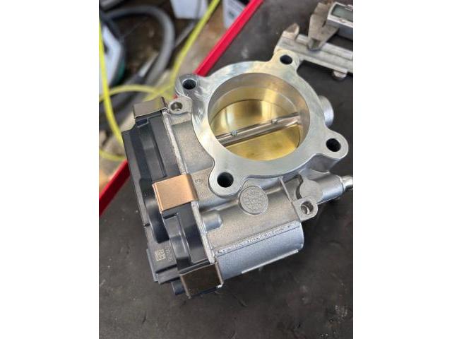 スバル　フォレスター　吸排気系修理・整備
沖縄市　北中城村　うるま市　宜野湾市　浦添市　西原町　北谷町