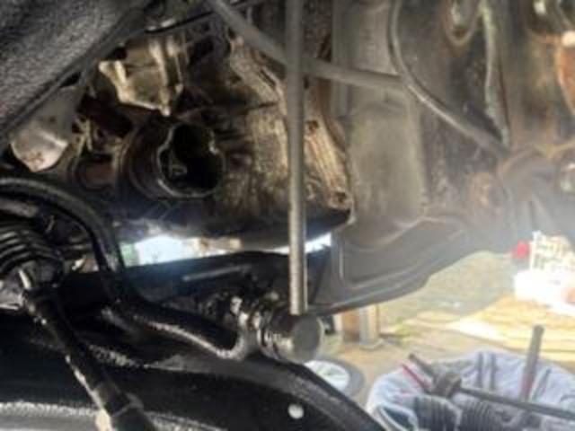 日産　エクストレイル　ミッション・駆動系修理・整備　ドライブシャフトブーツ交換
沖縄市　北中城村　うるま市　宜野湾市　浦添市　西原町　北谷町