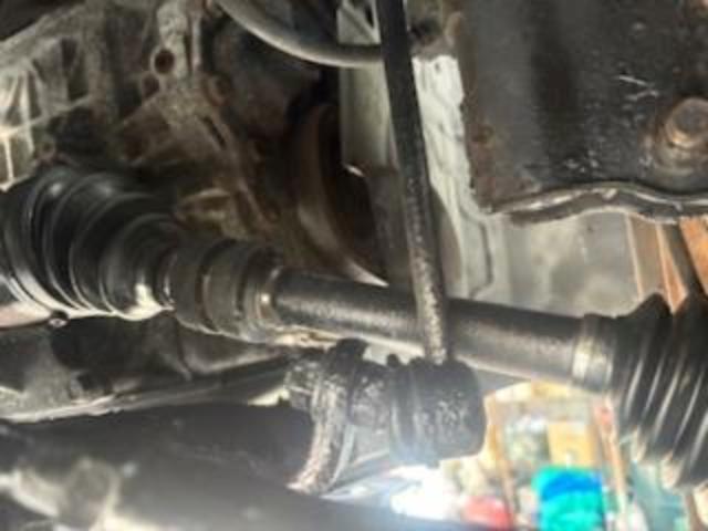 日産　エクストレイル　ミッション・駆動系修理・整備　ドライブシャフトブーツ交換
沖縄市　北中城村　うるま市　宜野湾市　浦添市　西原町　北谷町