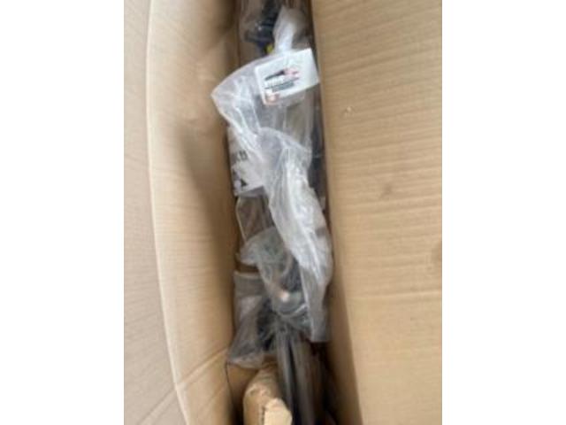 日産　エルグランド　サスペンション・足回り修理・整備　ラックピニオン交換、パワステポンプホース交換
沖縄市　北中城村　うるま市　宜野湾市　浦添市　西原町　北谷町