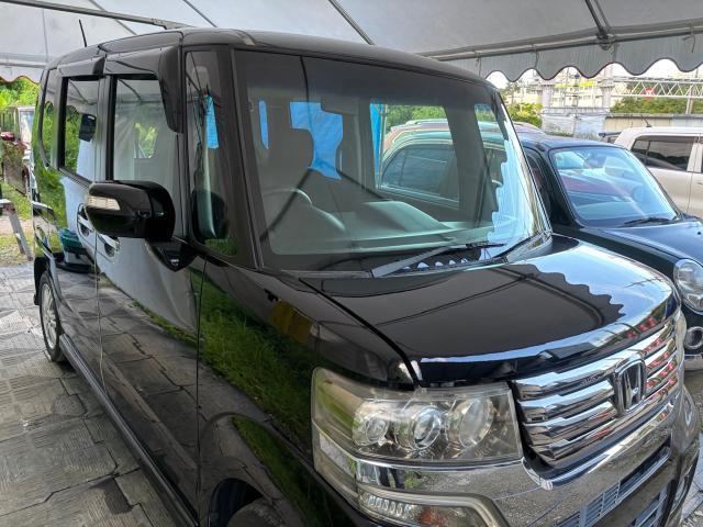 ホンダ　Ｎ－ＢＯＸカスタム　ガラスコーティング
沖縄市　北中城村　うるま市　宜野湾市　浦添市　西原町　北谷町