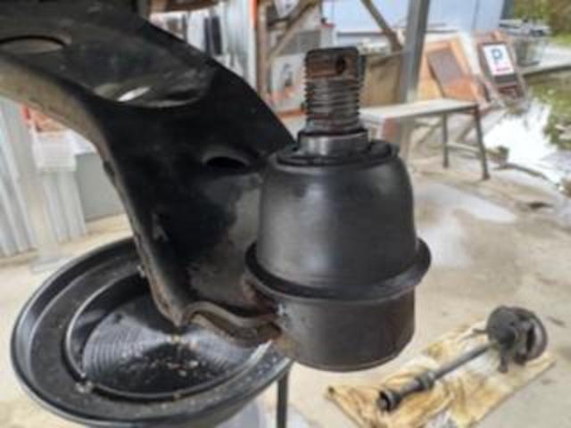 ダイハツ ミラジーノ 車検整備 エアクリーナー、タイロッドエンドブーツ、ロアボールブーツ、ドライブシャフトブーツ交換
沖縄市 北中城村 うるま市 宜野湾市 浦添市 西原町 北谷町