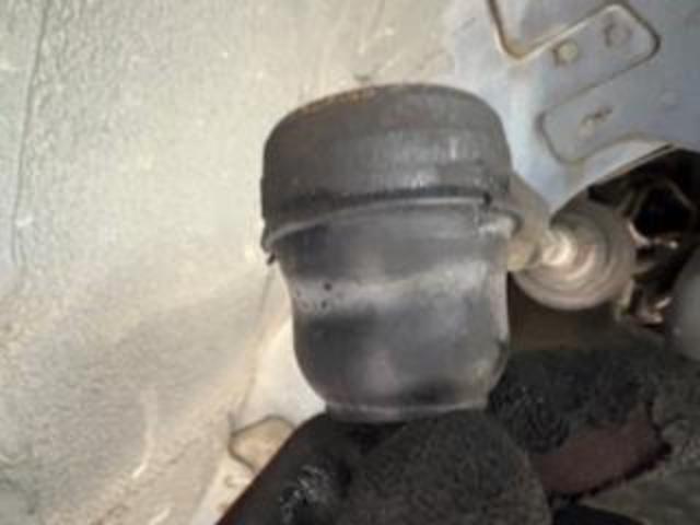 ダイハツ ミラジーノ 車検整備 エアクリーナー、タイロッドエンドブーツ、ロアボールブーツ、ドライブシャフトブーツ交換
沖縄市 北中城村 うるま市 宜野湾市 浦添市 西原町 北谷町