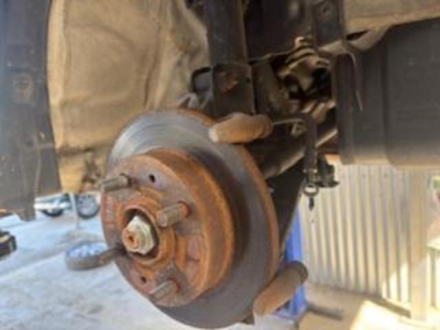 ダイハツ ミラジーノ 車検 フロントキャリパーオーバーホール
沖縄市 北中城村 うるま市 宜野湾市 浦添市 西原町 北谷町