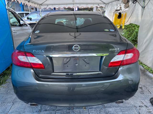 日産　フーガ　外装研磨
沖縄市　北中城村　うるま市　宜野湾市　浦添市　西原町　北谷町