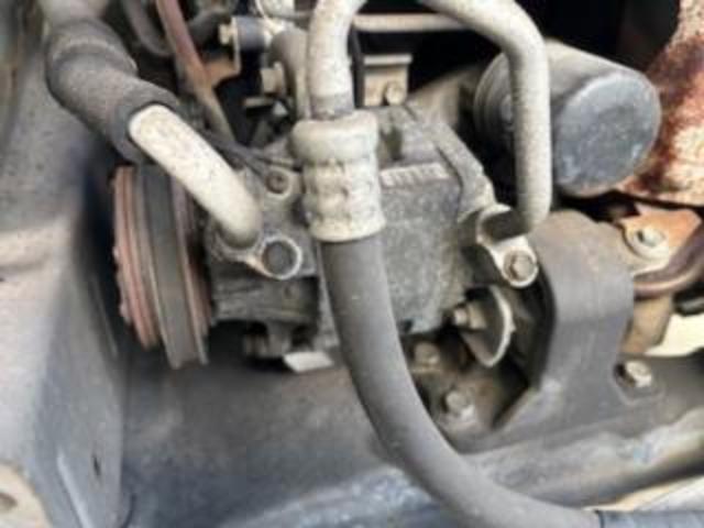 ダイハツ　ミラジーノ　電装系修理　A/Cコンプレッサー交換
沖縄市　北中城村　うるま市　宜野湾市　浦添市　西原町　北谷町