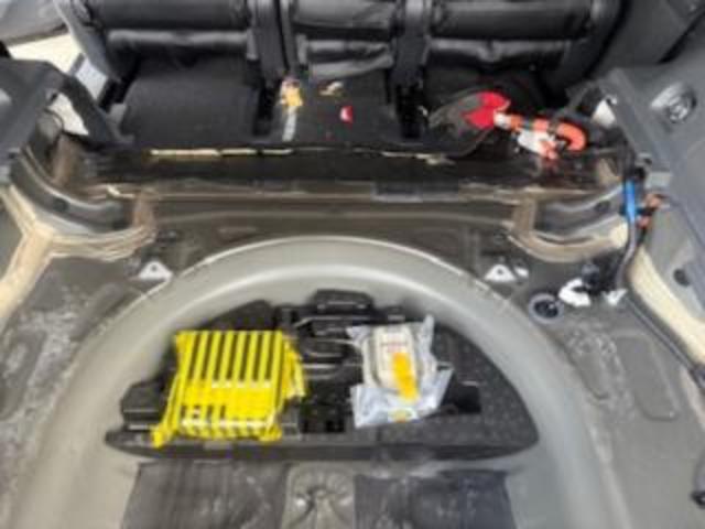 トヨタ　プリウスα　電装系修理　ハイブリッドバッテリー交換
沖縄市　北中城村　うるま市　宜野湾市　浦添市　西原町　北谷町