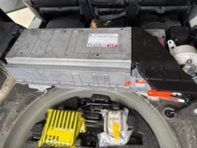 トヨタ　プリウスα　電装系修理　ハイブリッドバッテリー交換
沖縄市　北中城村　うるま市　宜野湾市　浦添市　西原町　北谷町