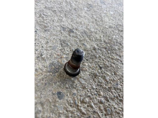 日産　マーチ　サスペンション・足回り修理・整備
沖縄市　北中城村　うるま市　宜野湾市　浦添市　西原町　北谷町