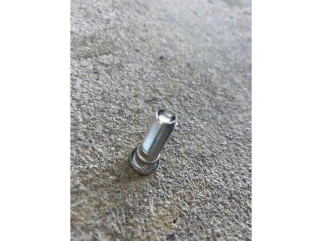 日産　マーチ　サスペンション・足回り修理・整備
沖縄市　北中城村　うるま市　宜野湾市　浦添市　西原町　北谷町