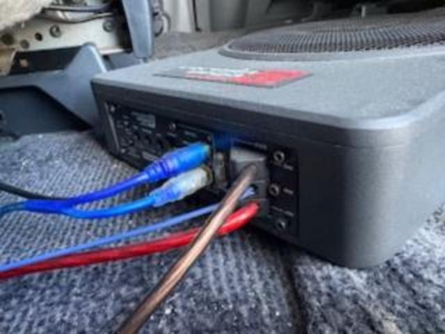 トヨタ　ヴォクシー　電装系修理　ウーハー取り付け
沖縄市　北中城村　うるま市　宜野湾市　浦添市　西原町　北谷町