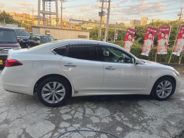 日産　フーガ　クリーニング・清掃
沖縄市　北中城村　うるま市　宜野湾市　浦添市　西原町　北谷町