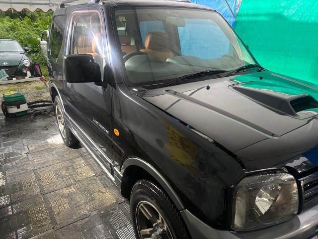 スズキ　ジムニー　外装研磨
沖縄市　北中城村　うるま市　宜野湾市　浦添市　西原町　北谷町