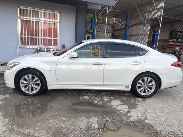 日産　フーガ　クリーニング・清掃
沖縄市　北中城村　うるま市　宜野湾市　浦添市　西原町　北谷町