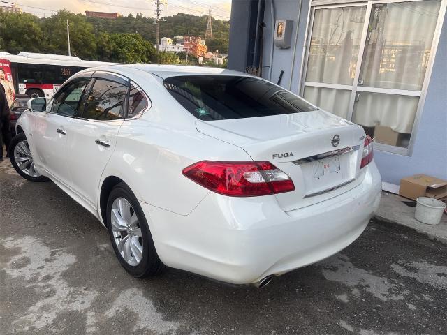 日産　フーガ　クリーニング・清掃
沖縄市　北中城村　うるま市　宜野湾市　浦添市　西原町　北谷町