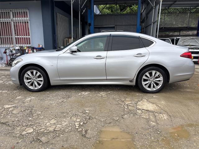 日産　フーガ　外装クリーニング　沖縄市　北中城村　うるま市　宜野湾市　浦添市　西原町　北谷町