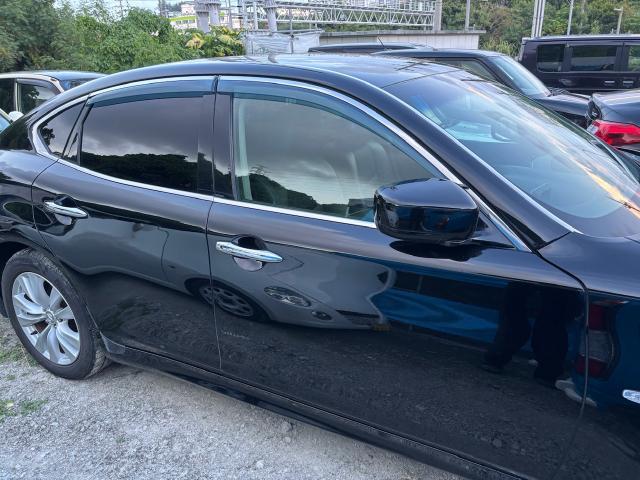 日産　フーガ　外装研磨
沖縄市　北中城村　うるま市　宜野湾市　浦添市　西原町　北谷町