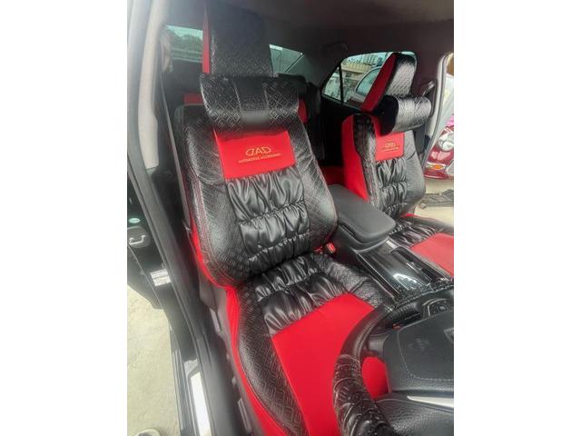 ２１０系　クラウン　アスリート　シートカバー取付　DAD　ギャルソン　内装品取付　沖縄市　北中城村　恩納村　北谷町　読谷村　うるま市　北中城村　嘉手納町